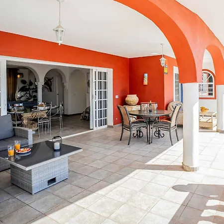 Oleada Willa Costa Adeje (Tenerife)