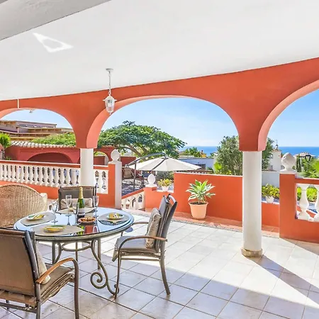 Oleada Villa Costa Adeje (Tenerife)